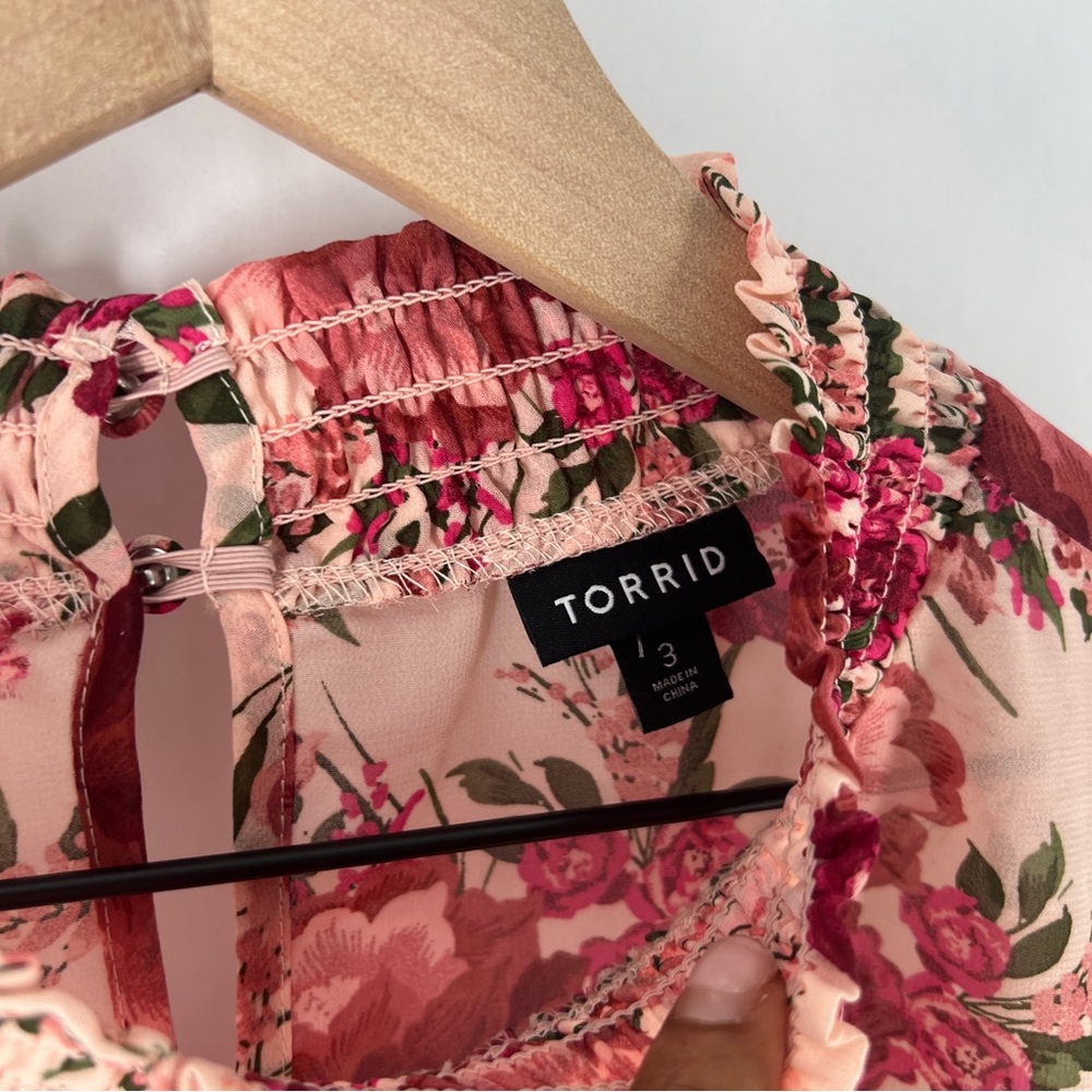 Torrid Sheer Chiffon Pink Floral Long Sleeve Blouse Size 3X - Picture 3 of 11